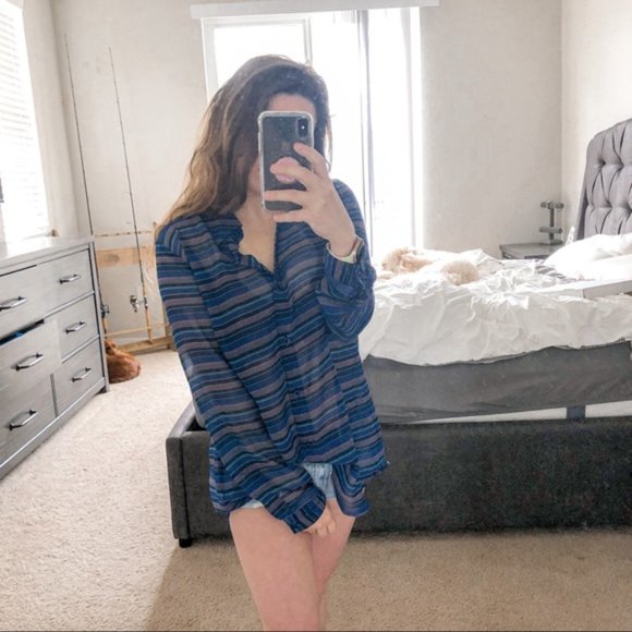 CAbi Alex Striped Split Back Blouse Blue Small - Picture 3 of 10